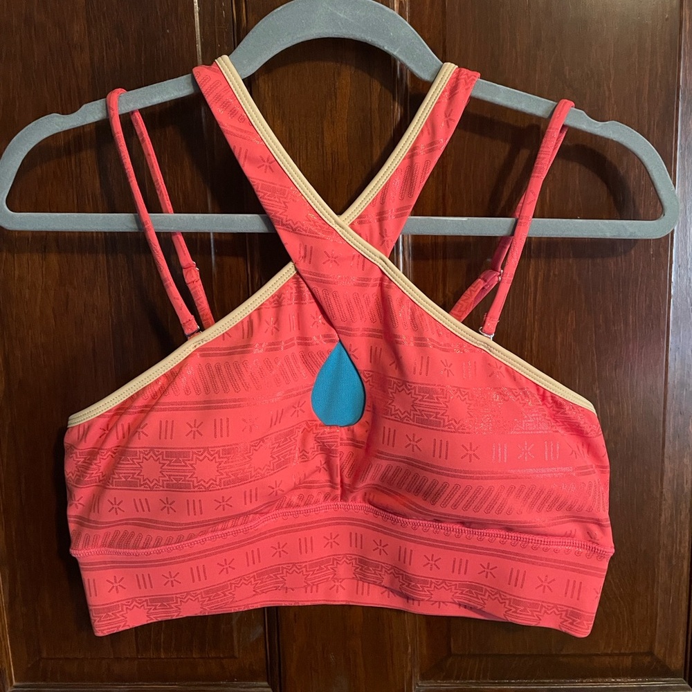 NWOT Crowned Athletics Wayfinder Moana Sports Bra L